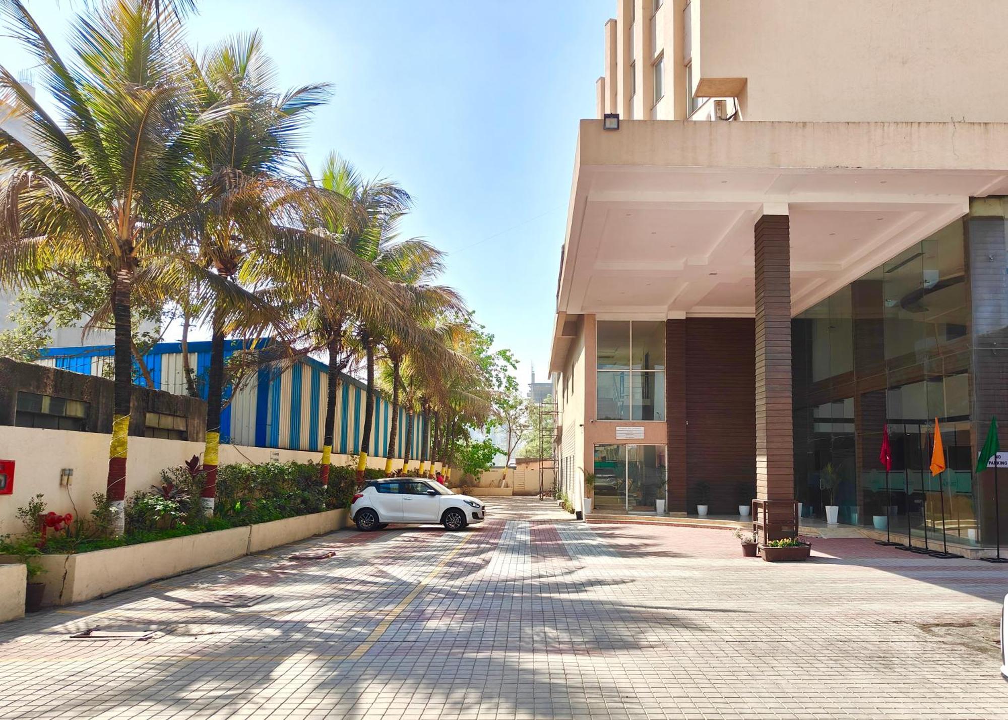 The Altruist Business Hotel Kharadi Poona Buitenkant foto