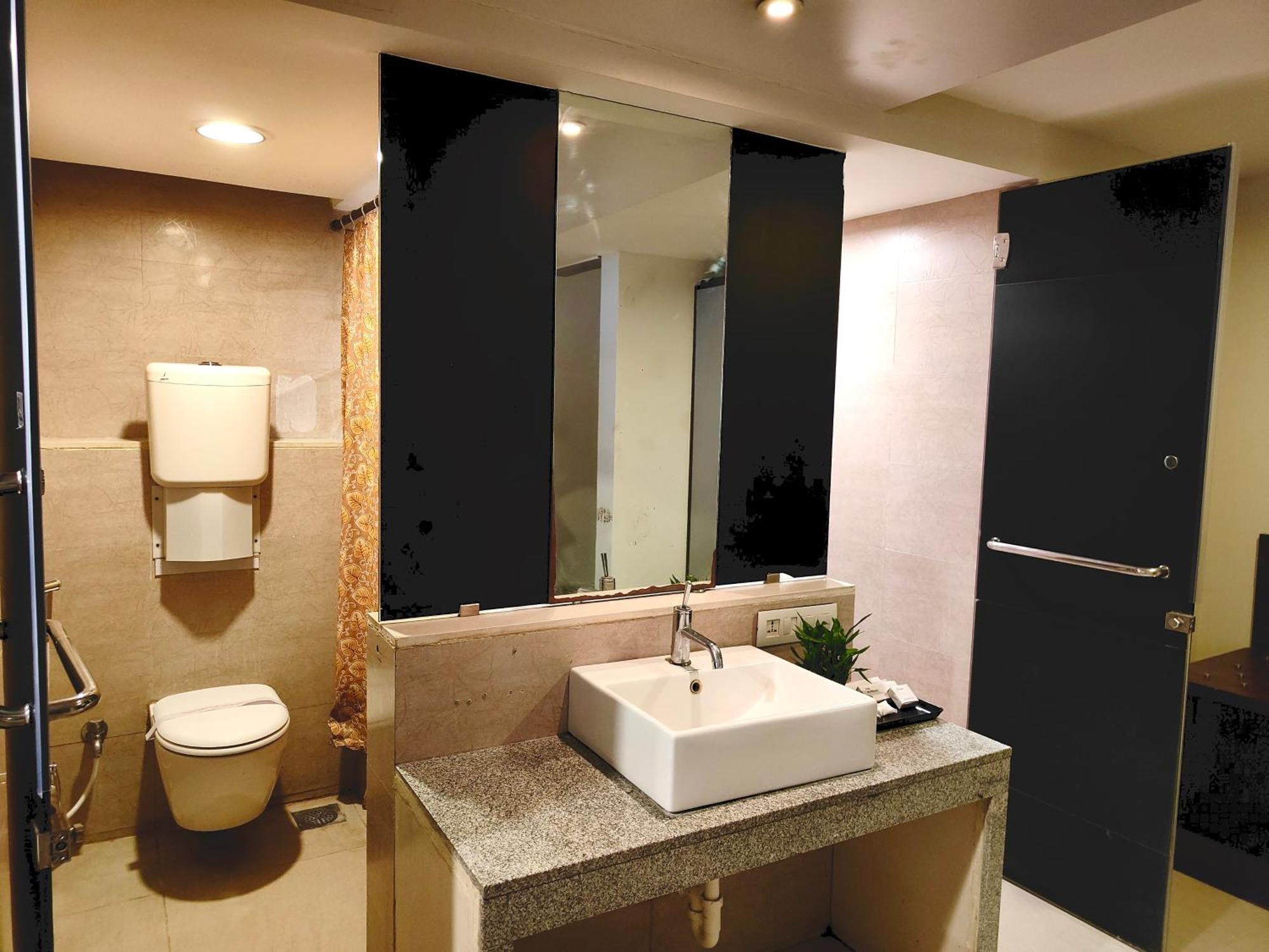 The Altruist Business Hotel Kharadi Poona Buitenkant foto