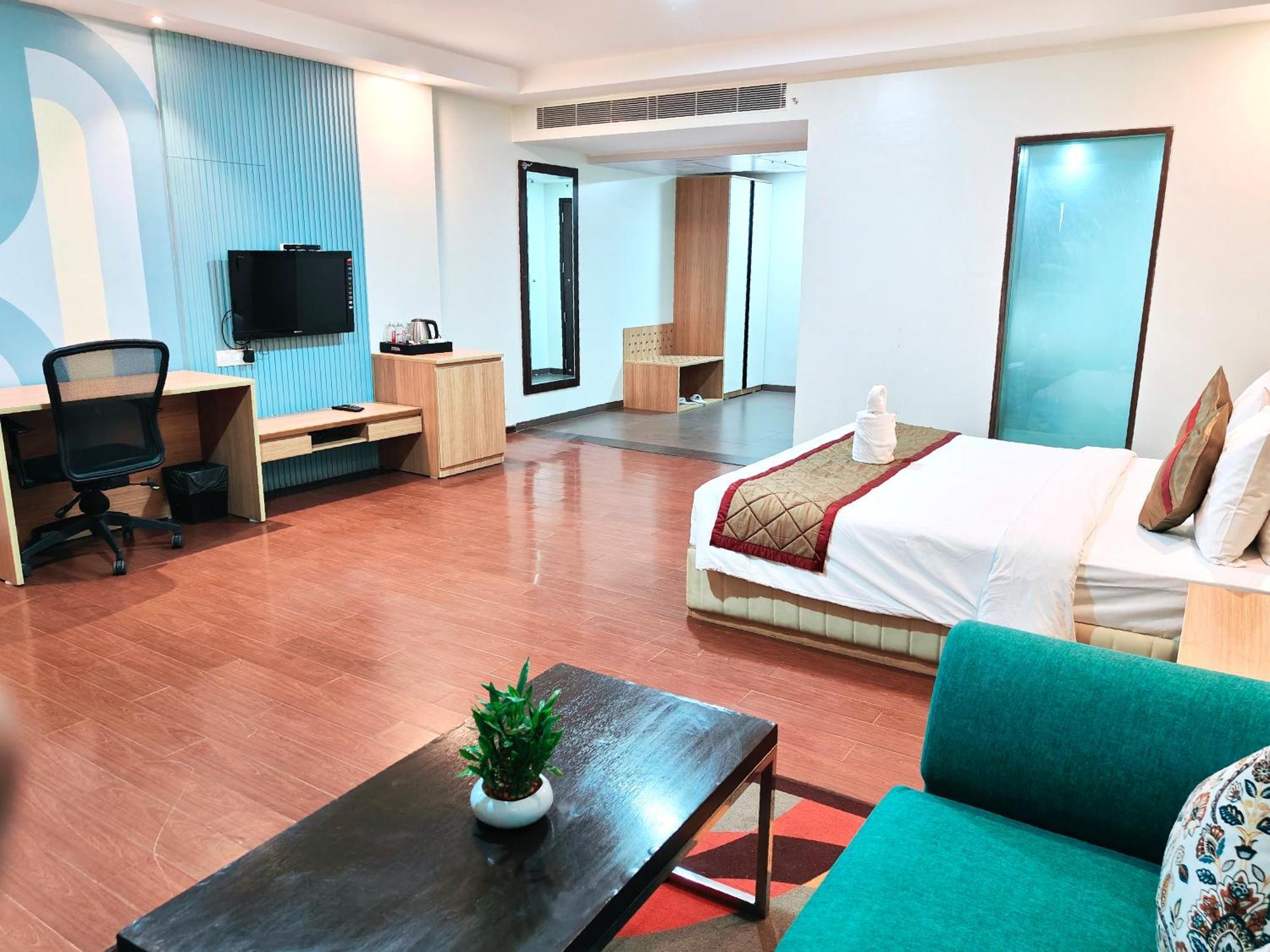 The Altruist Business Hotel Kharadi Poona Buitenkant foto
