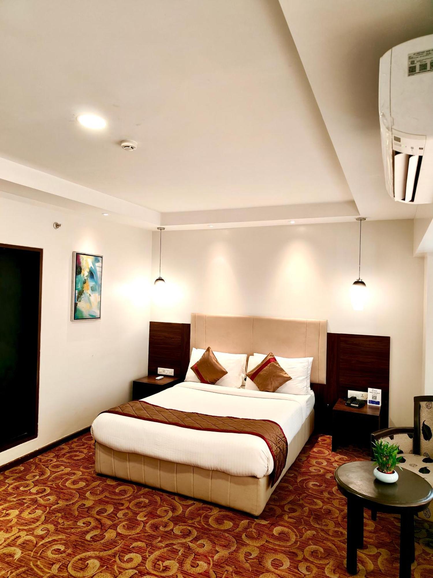 The Altruist Business Hotel Kharadi Poona Buitenkant foto