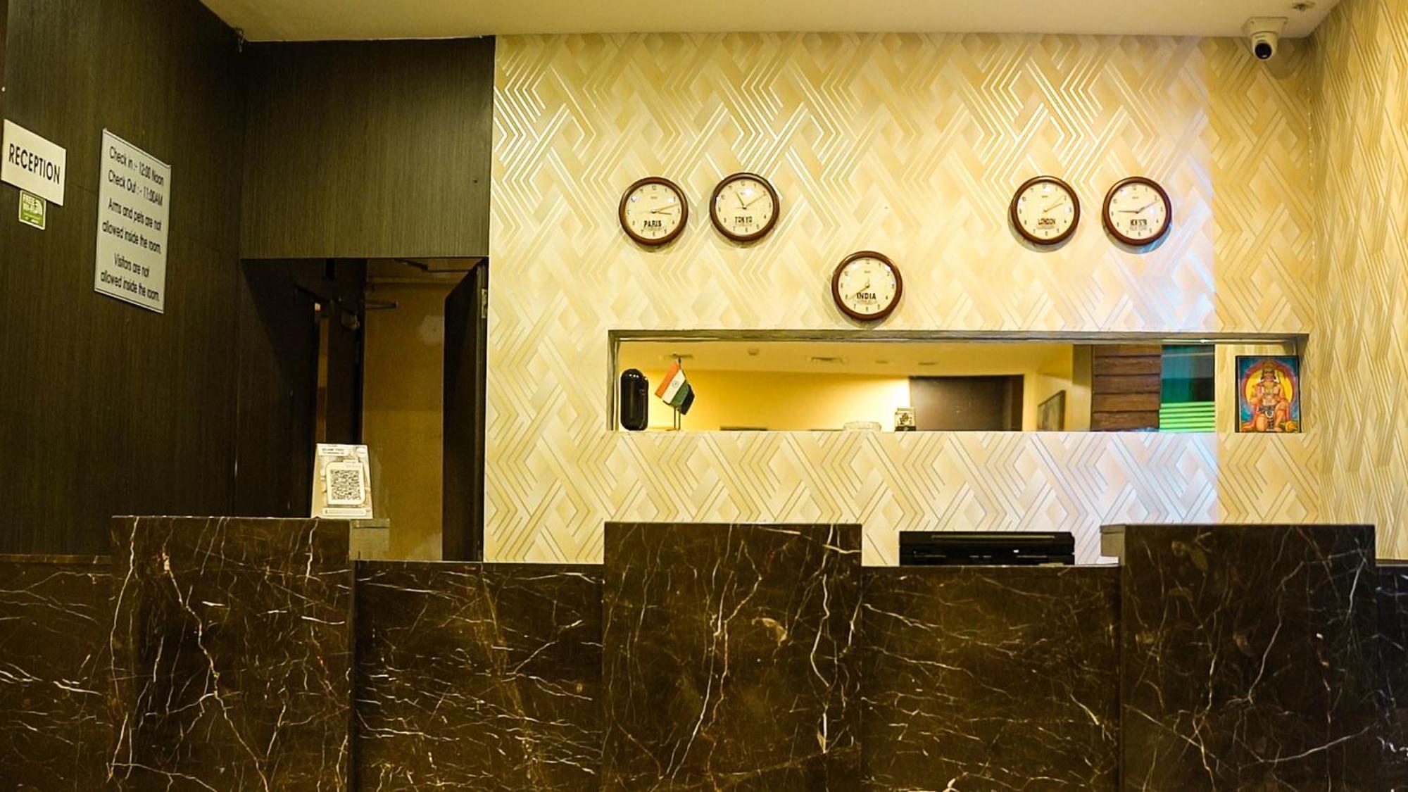 The Altruist Business Hotel Kharadi Poona Buitenkant foto