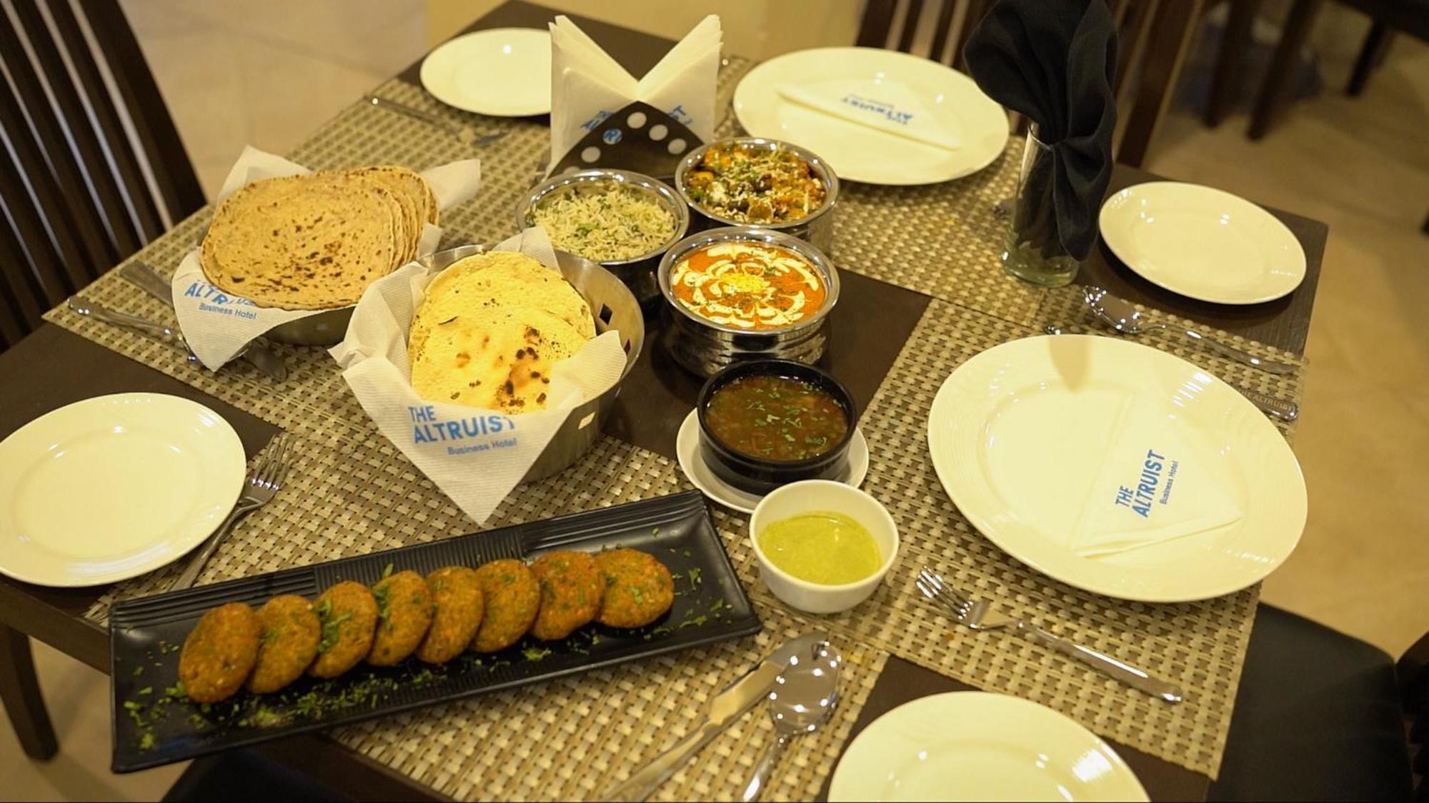 The Altruist Business Hotel Kharadi Poona Buitenkant foto